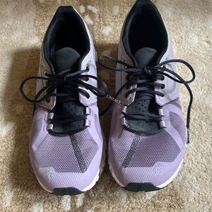 ON Cloud Women’s Size 8 Running Sneaker